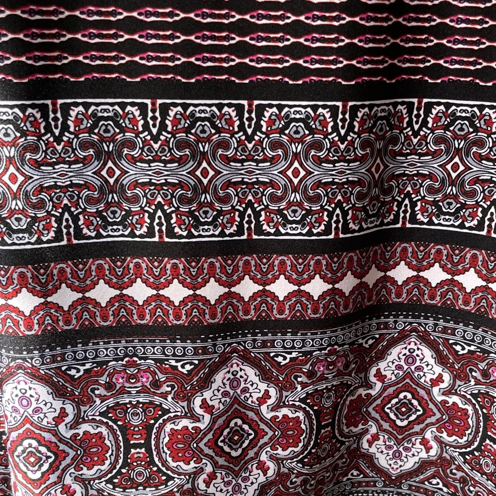 Ankle length skirt size Woman 1X black & burgundy